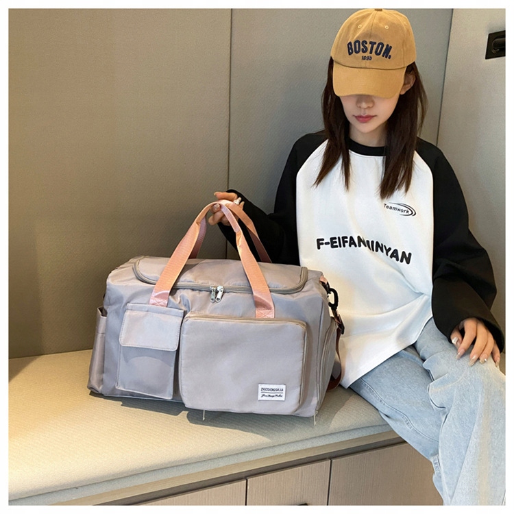 TORBA PODRÓŻNA SPORTOWA TURYSTYCZNA BAGAŻ NA SIŁOWNIĘ Wzór dominujący bez wzoru