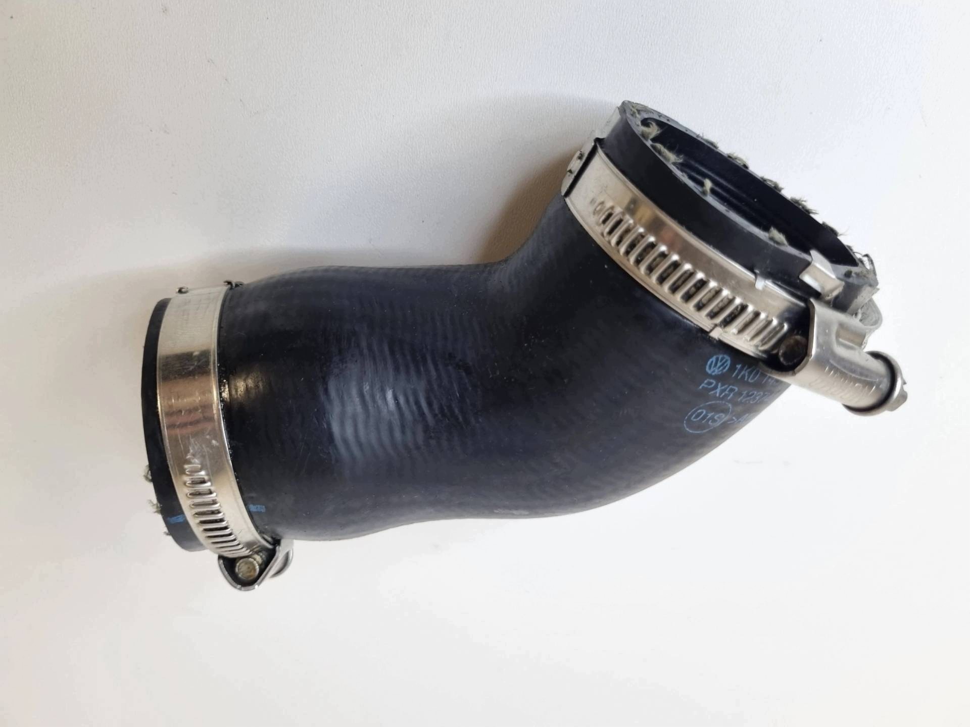 hadice intercoolera Skoda Superb 2 facelift 3T 2014 1K0145838A