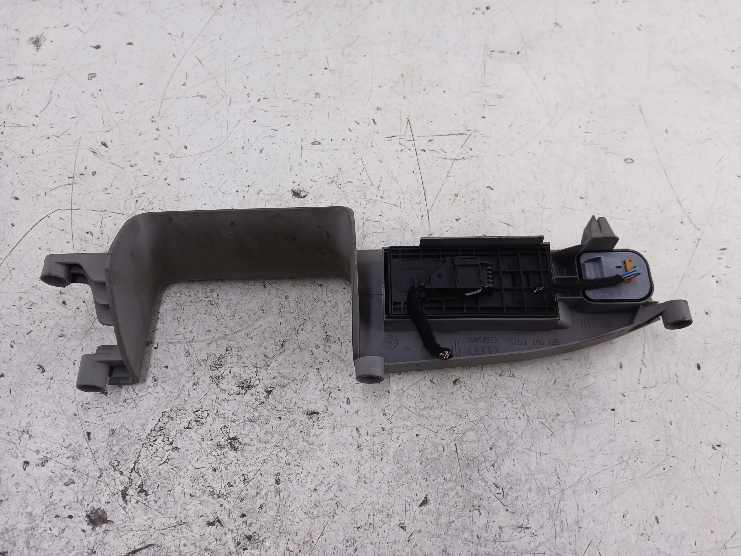 AUDI A4 B7 PANEL okna levý předek