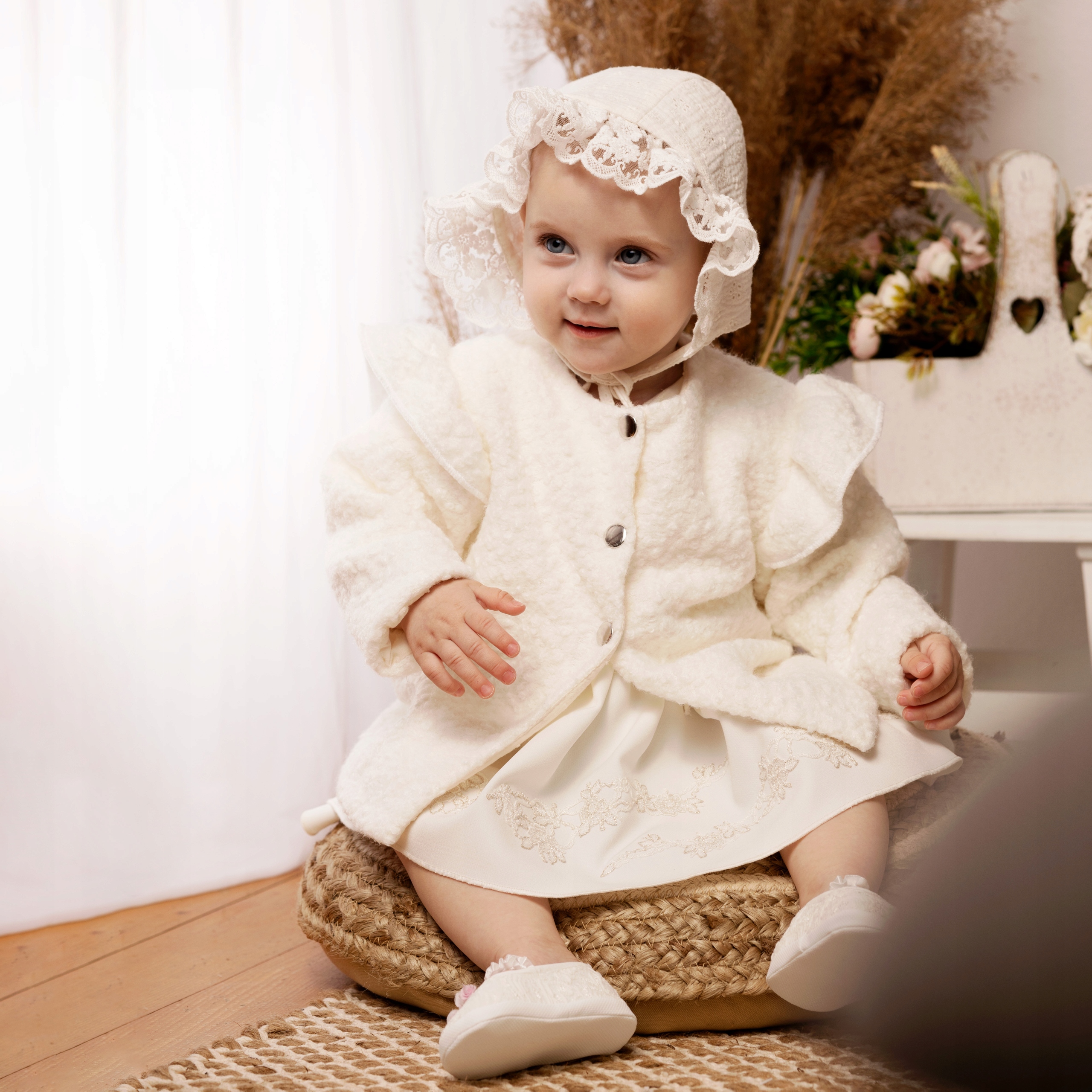 Bonetka czapeczka haftowana z koronką ecru, 2 - 5 mc Marka Inna marka