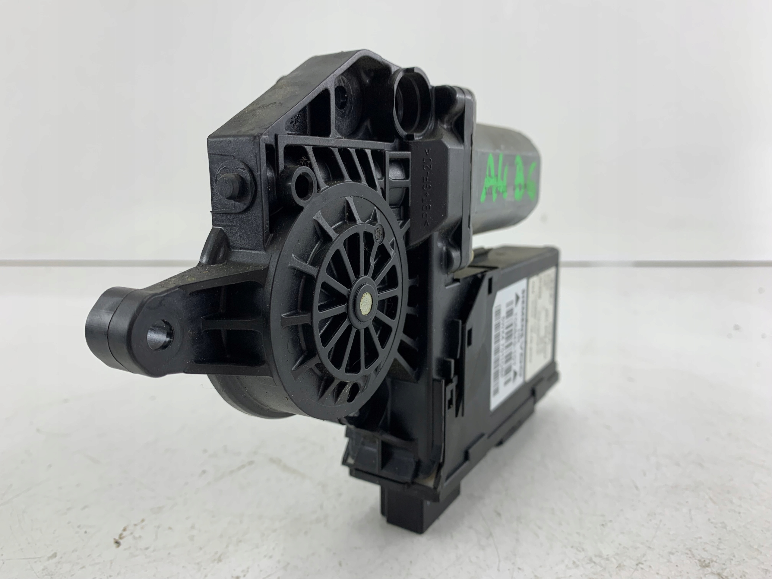 AUDI A4 B6 mini motor windows right rear part 8E0959802A