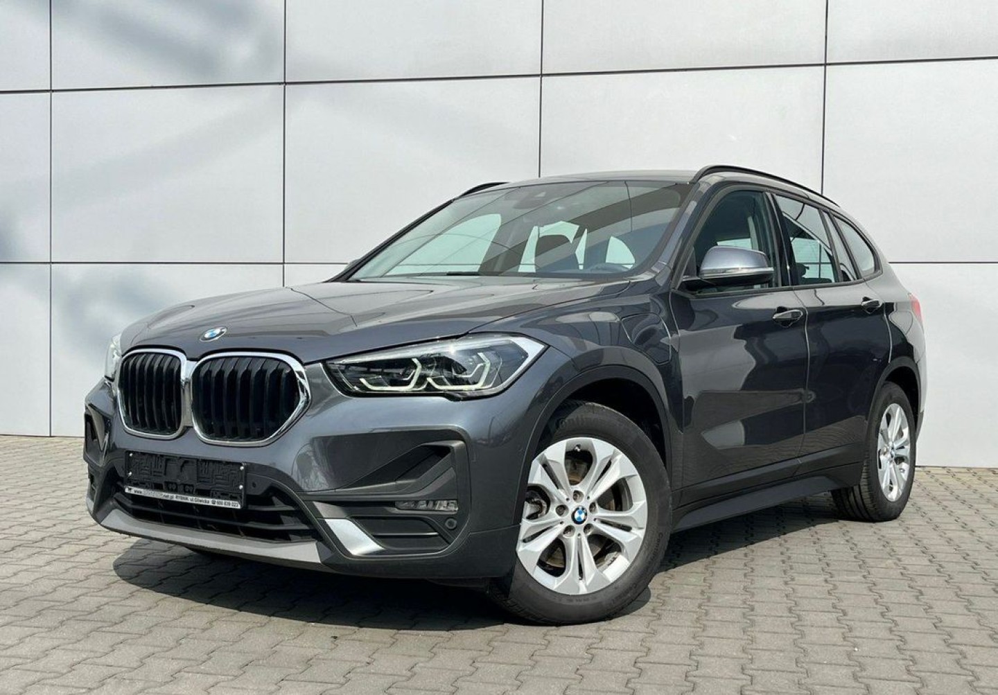 BMW X1 xDrive Plug-In PDC Automat Led Navi Tempomat FV23 1.5