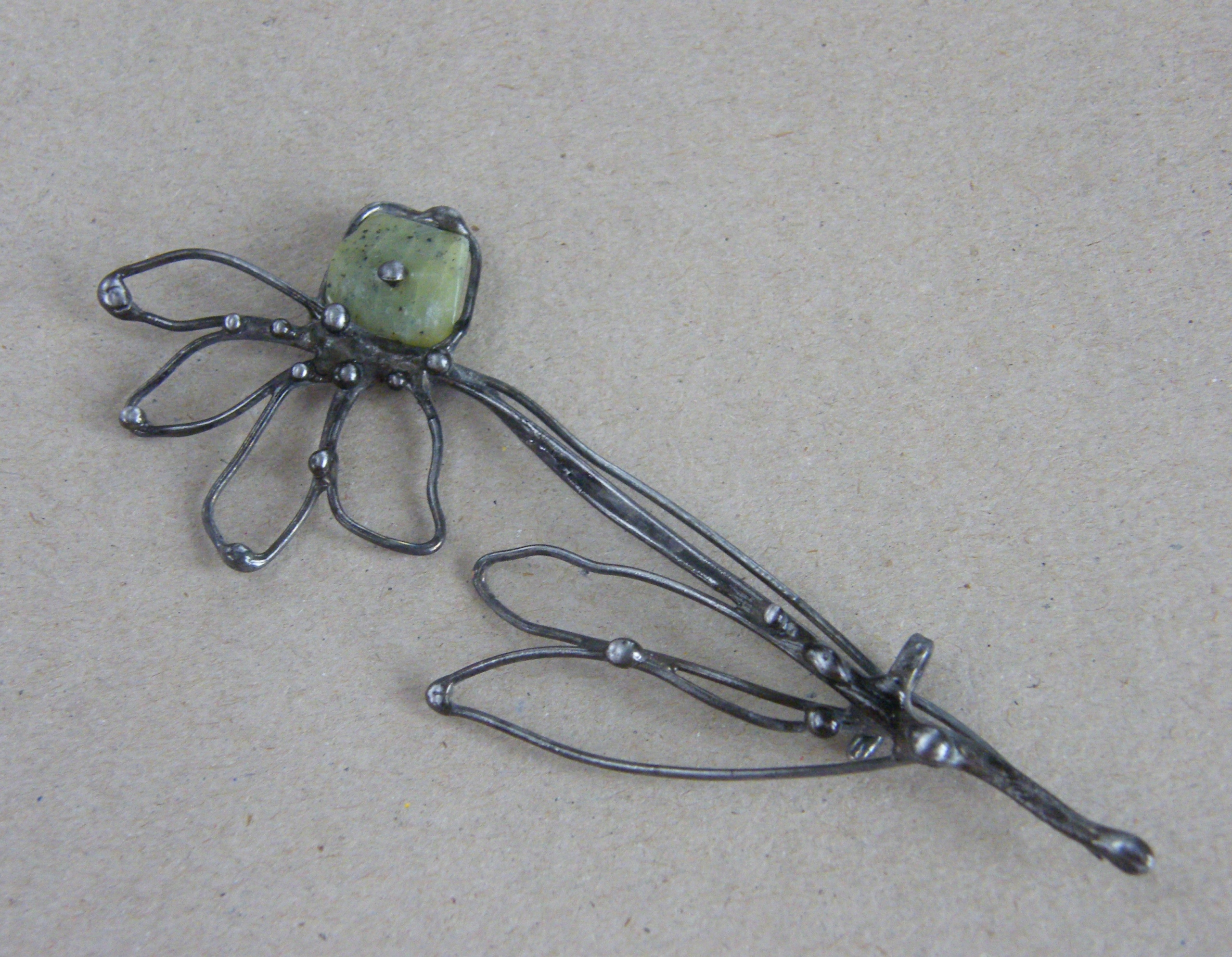 dárek handmade Brož: Květina s nefritem