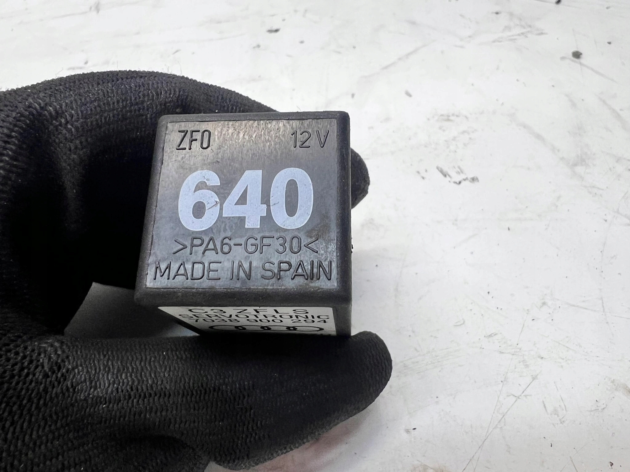 Relais SERVOTRONIC AUDI VW SEAT 8E0907307D