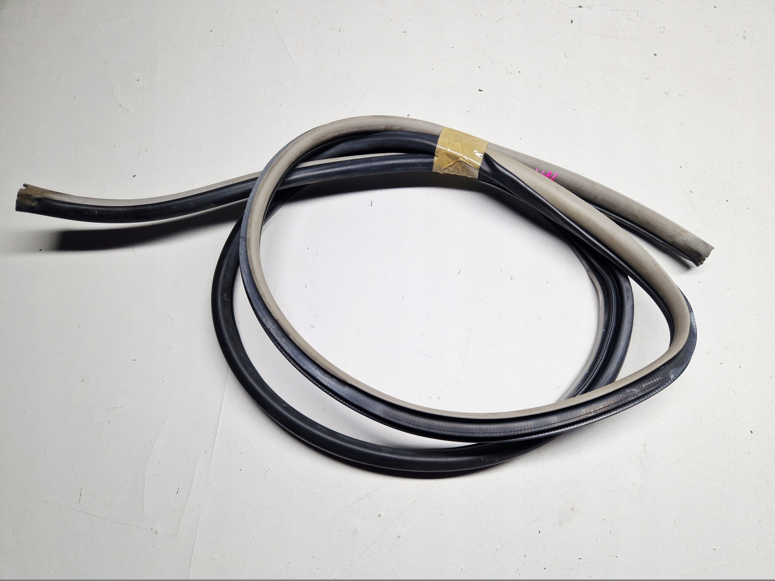 TOYOTA YARIS II 2 3D gasket bodywork door right front