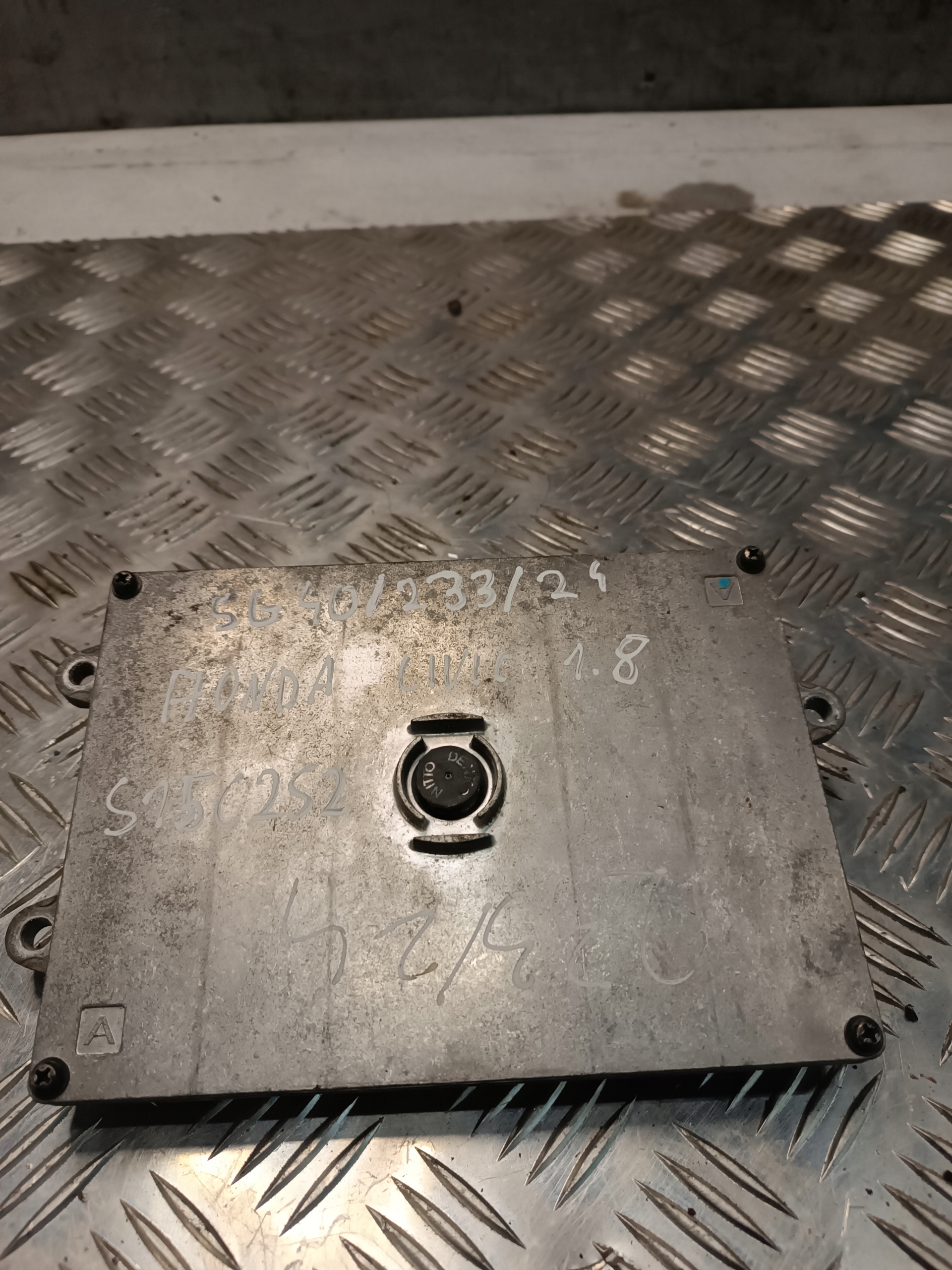 computer Motore HONDA CIVIC VIII 2007r 1.8B 37820-RNA-E03 8M