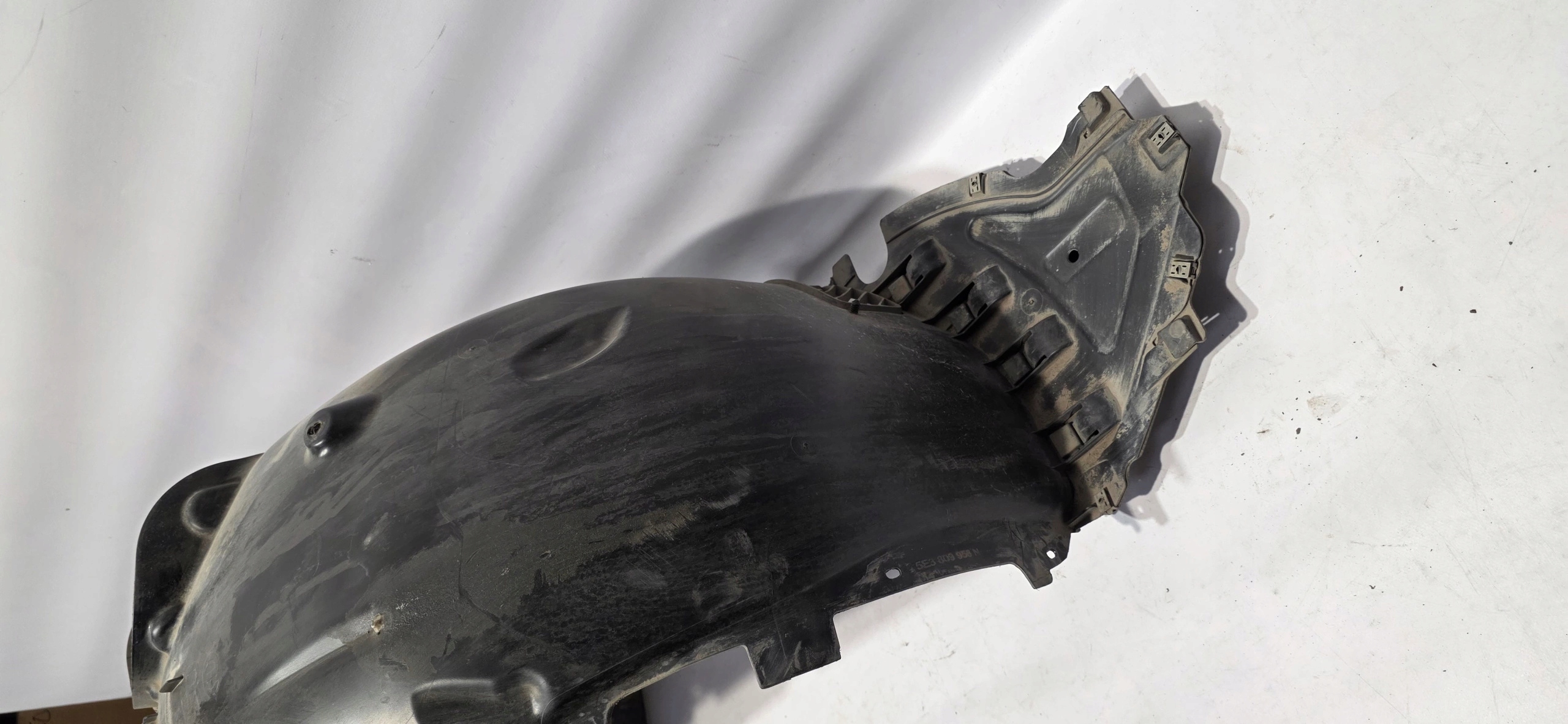 mudguard right front SKODA OCTAVIA IV 19- original 5E3809958N