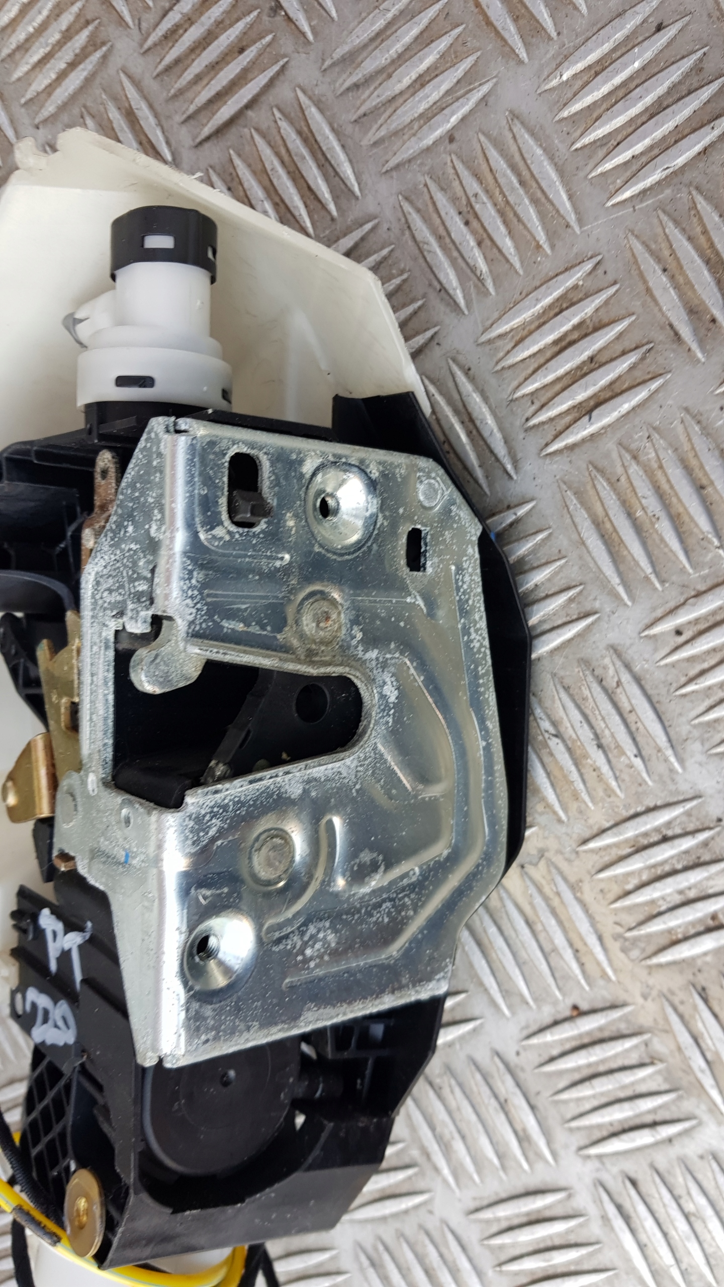 MERCEDES W220 lock right rear part EUROPA