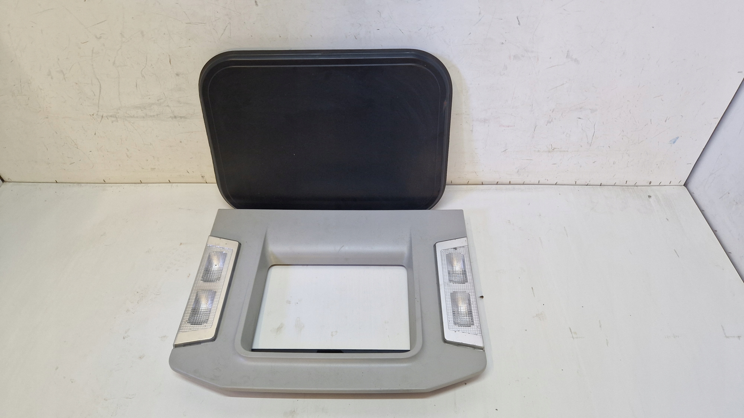 Люк кабіни renault range T 7484505331