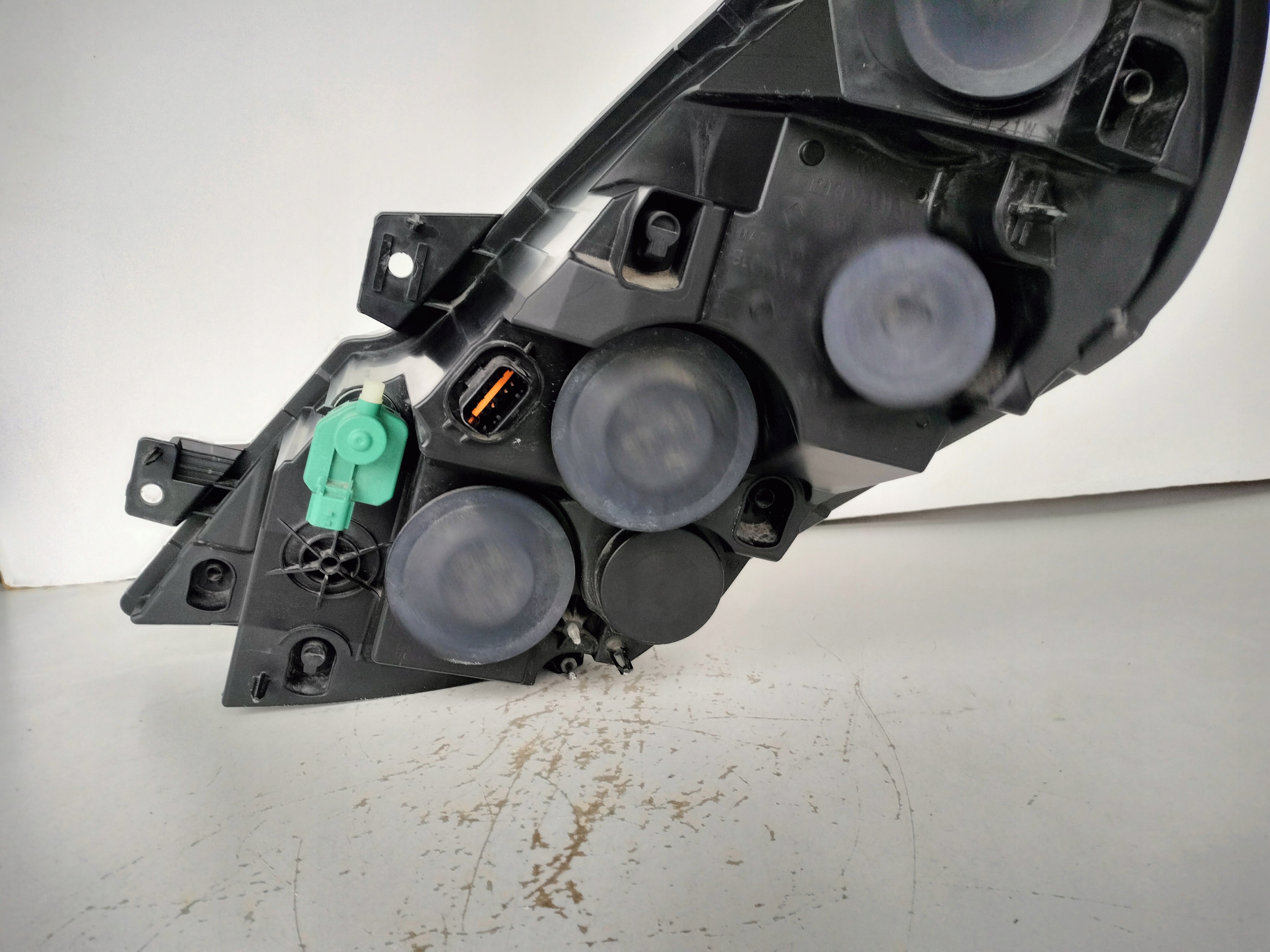 light right REFLEKTOR RENAULT MASTER III 09