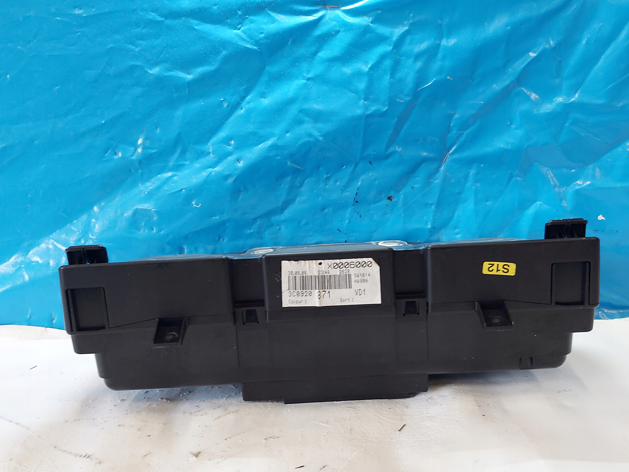 dials clock PASSAT B6 2.0 TDI 3C0920871
