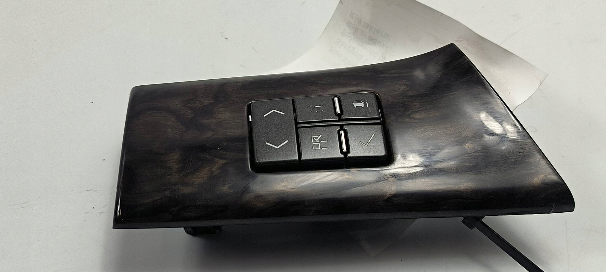 PANEL KONTROLI TRAKCJI 604-65246 CADILLAC DTS