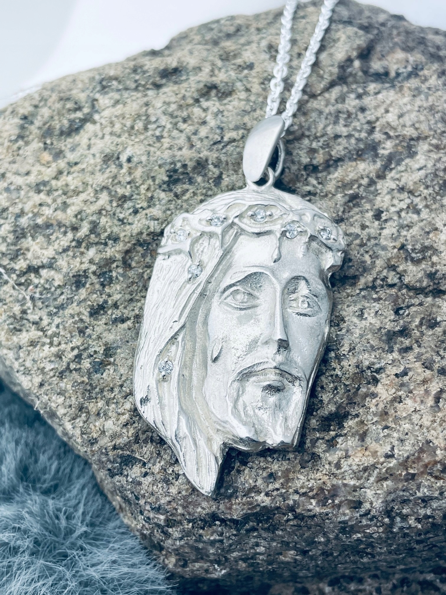 Medailon Ježíš s trnovou korunou Stříbro 925