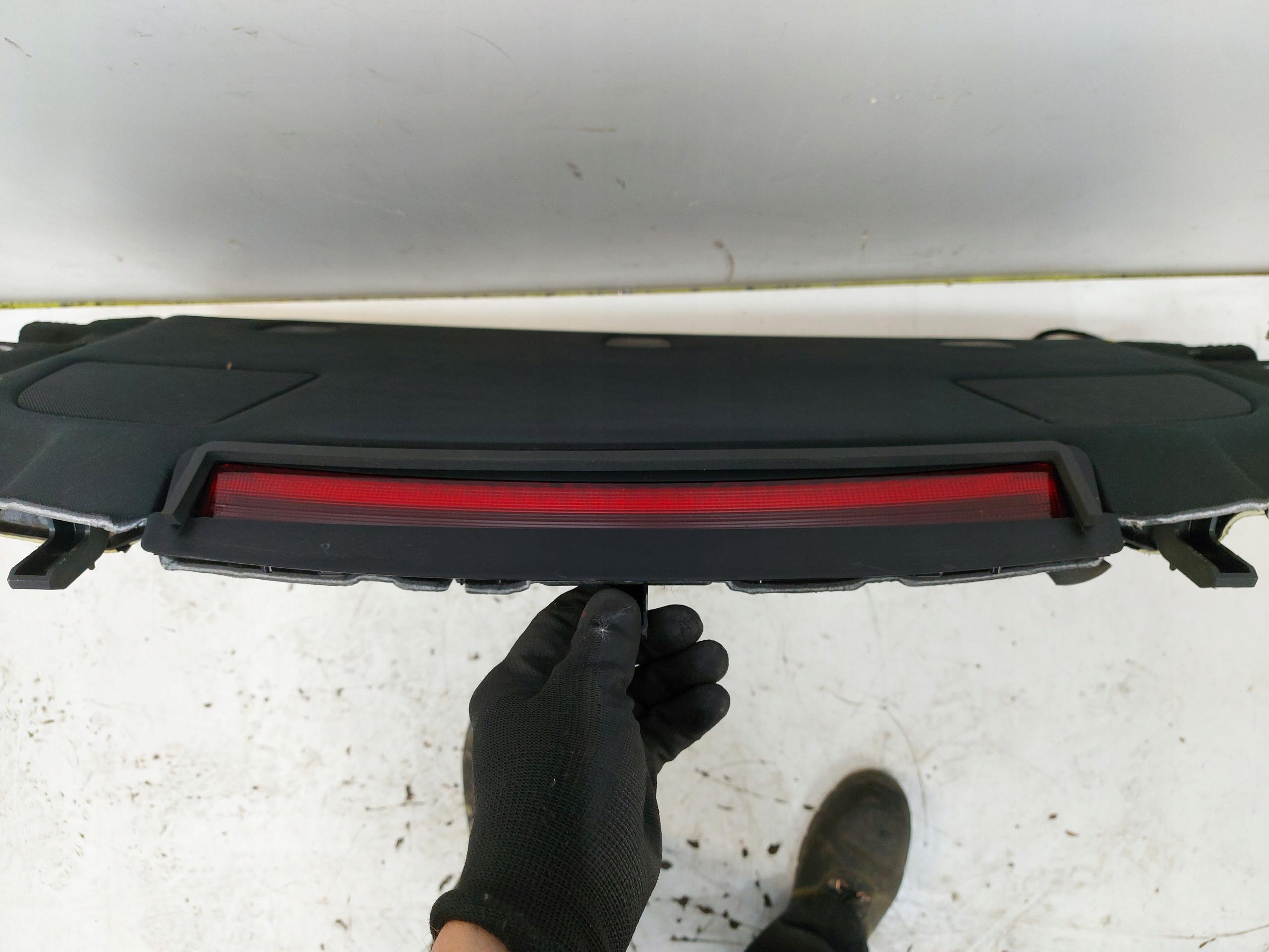 TESLA MODEL 3 plato kufru