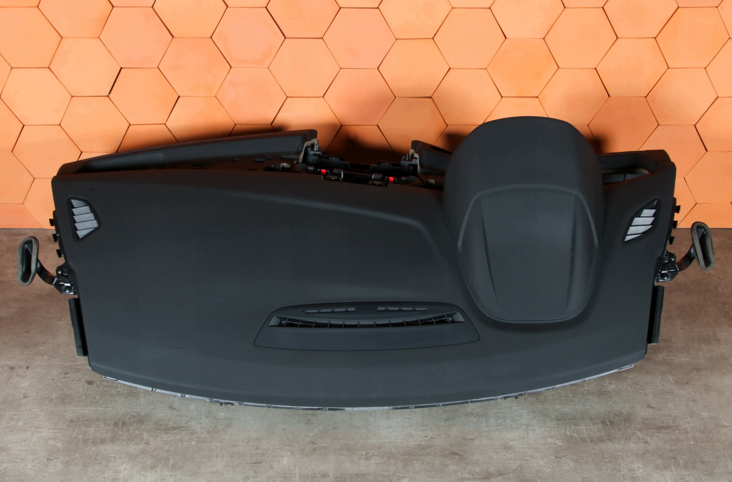 BMW 2' F45 F46 originál dashboard instrument panel console grey NIC black EUROPA