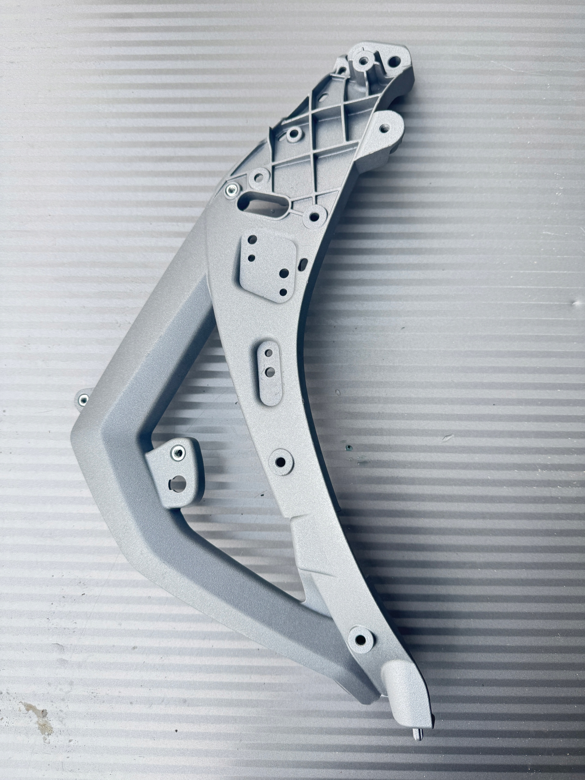 Bmw R1200GS R1250GS K50 K51 Rošt ľavý držiak predného panelu 8528673