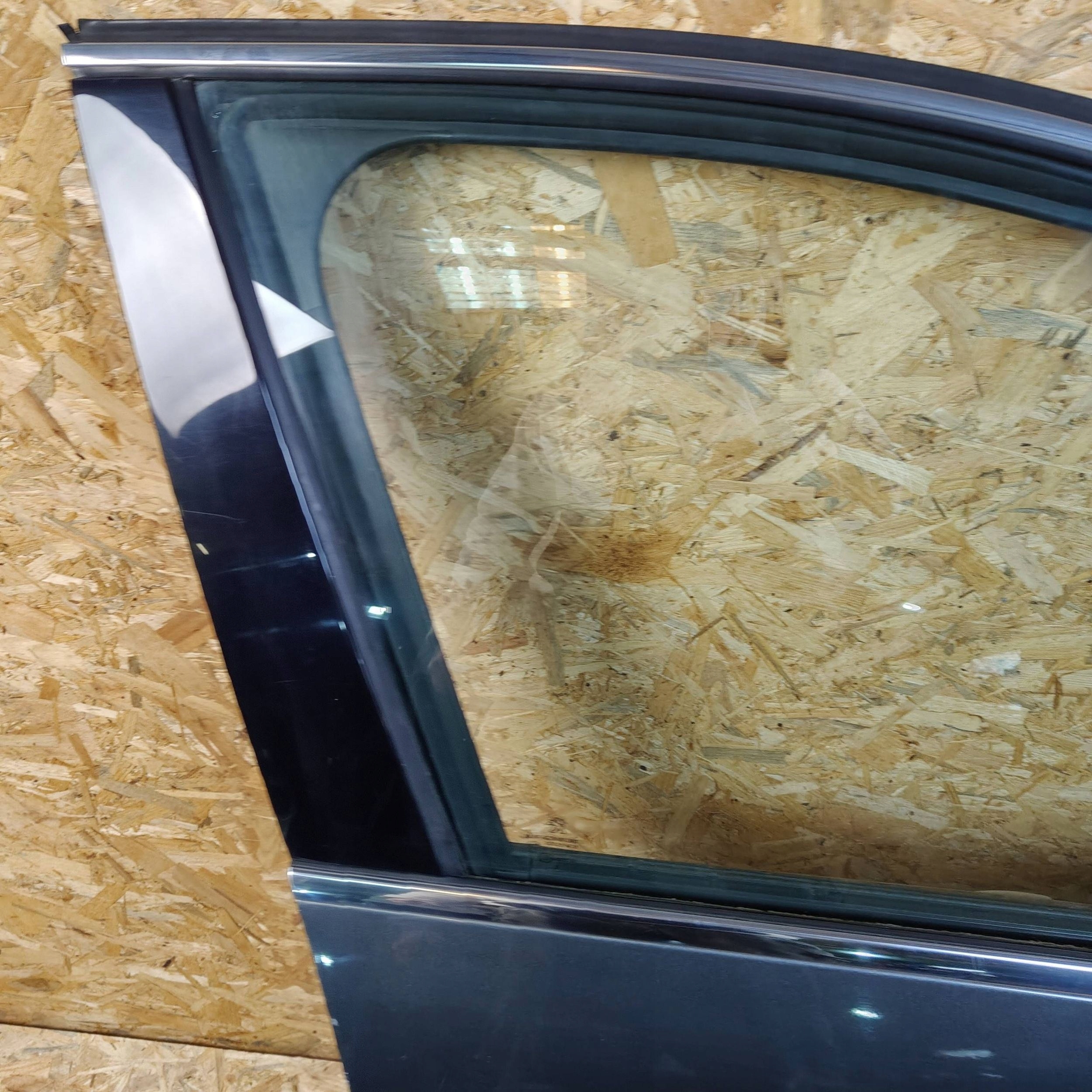 door front front side right Peugeot 208 and