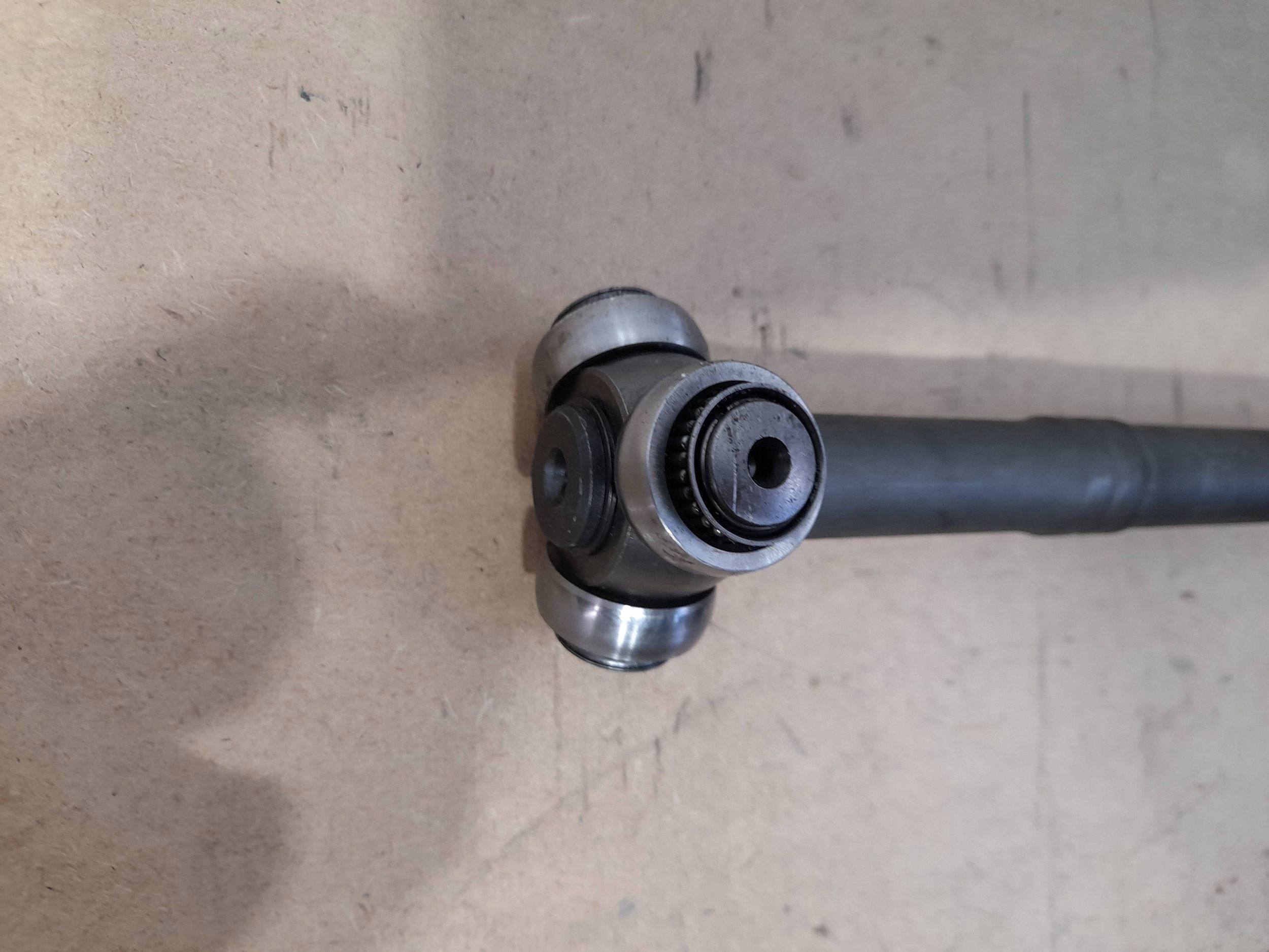 KIA Picanto III 1,0 MPI semi-axis front right 49501G6000 (A701)