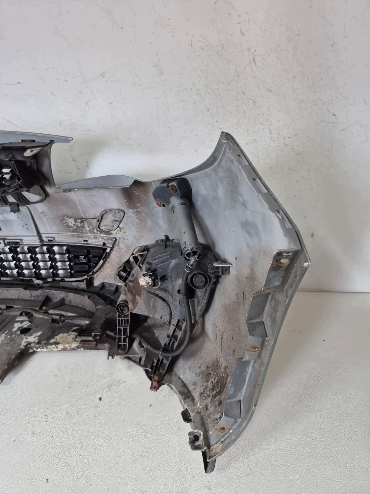 OPEL ASTRA IV J 09- bumper front front SPR PDC 13264403 LAK.Z174