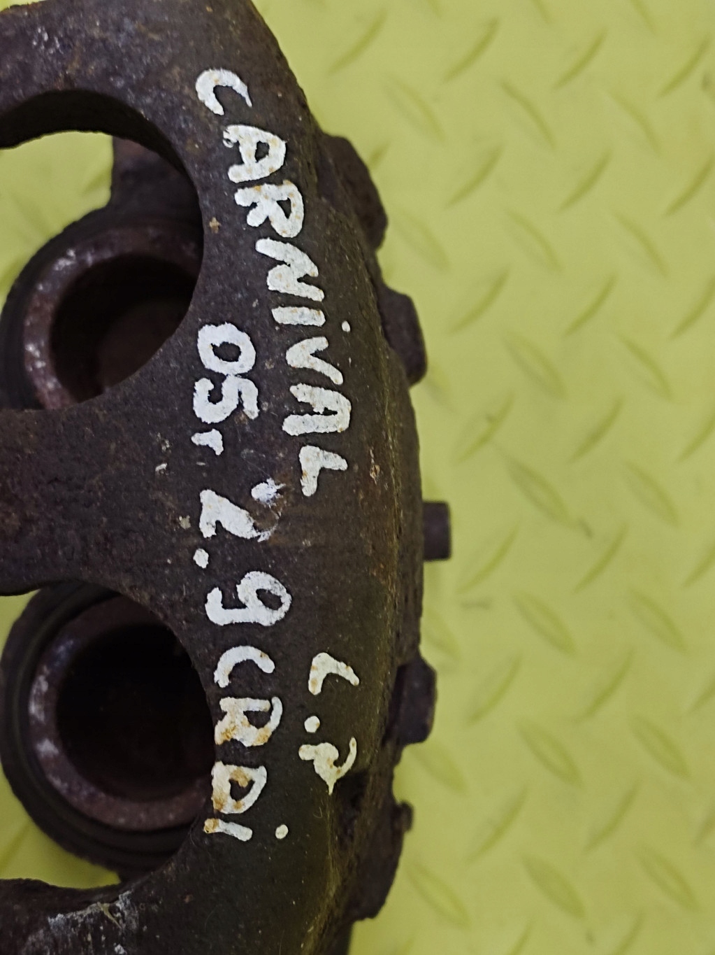 KIA CARNIVAL and 2.9 CRDI caliper brake left front