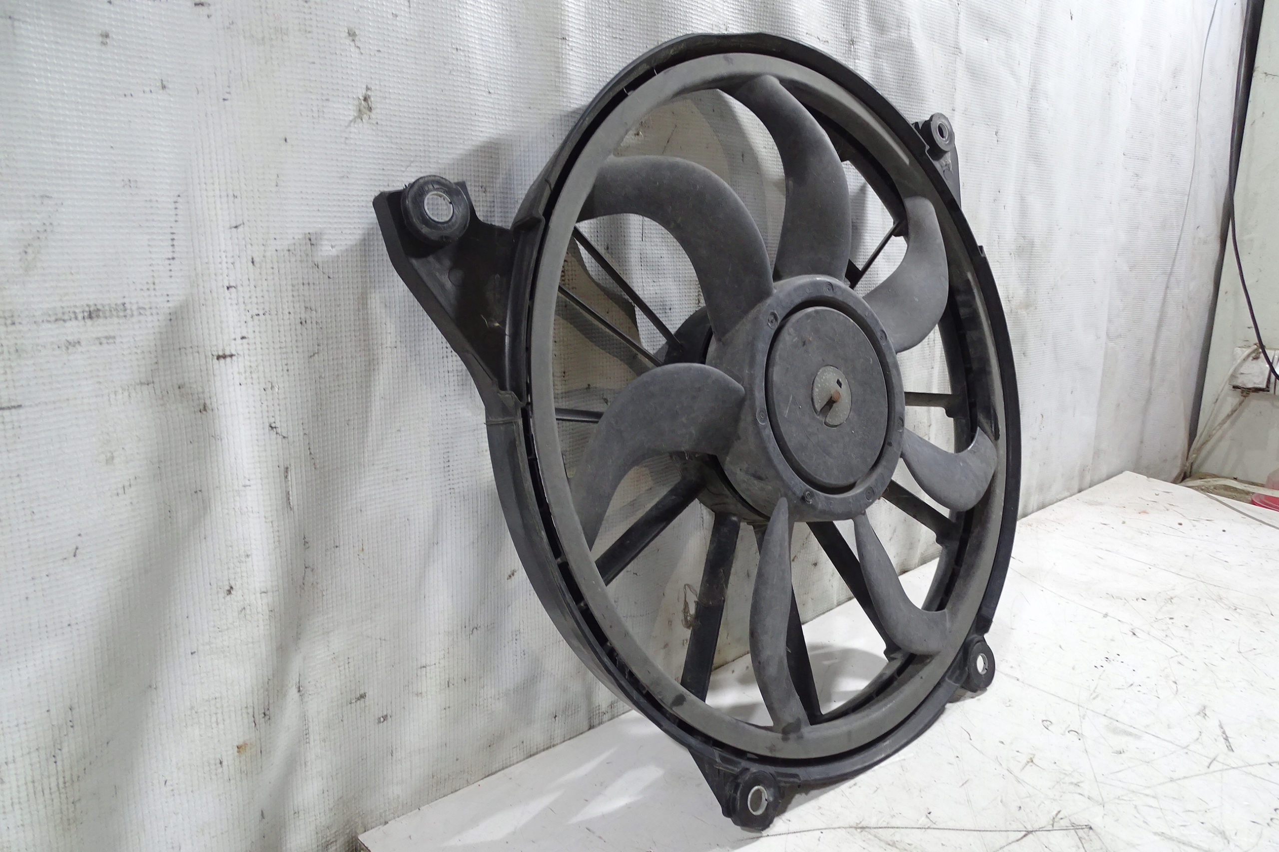 JOURNEY FREEMONT WENTYLATOR CHŁODNICY WIATRAK Producent części Dodge OE