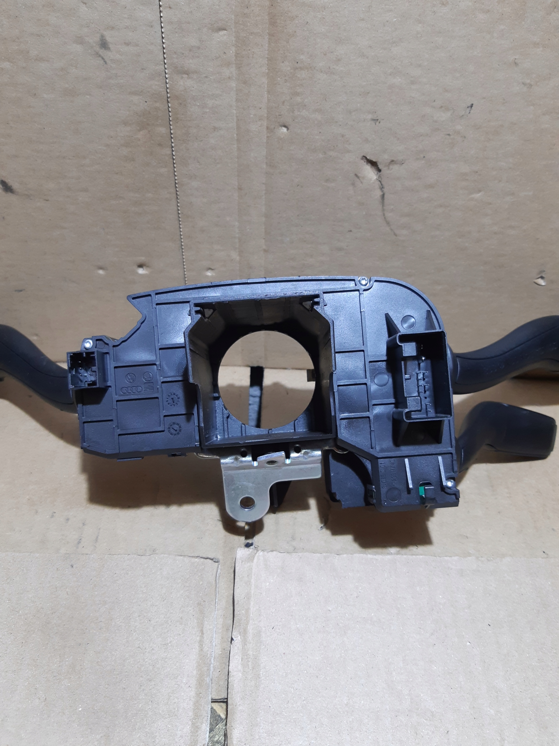 AUDI A8 D3 steering wheel levers and controls control 4E0910549