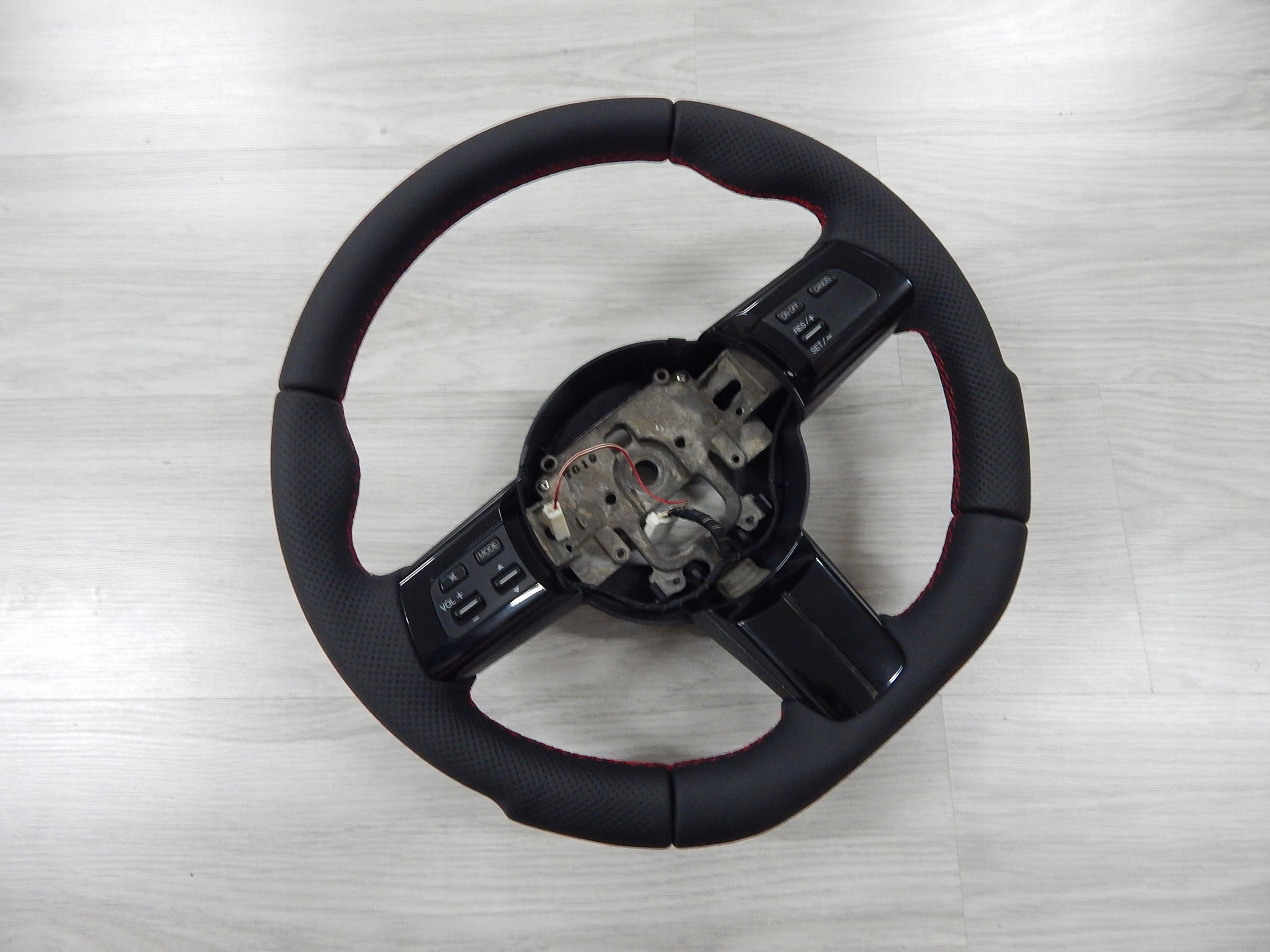 Mazda Cx7 Mx5 Rx8 - кермо нове skora sport червоний нічого