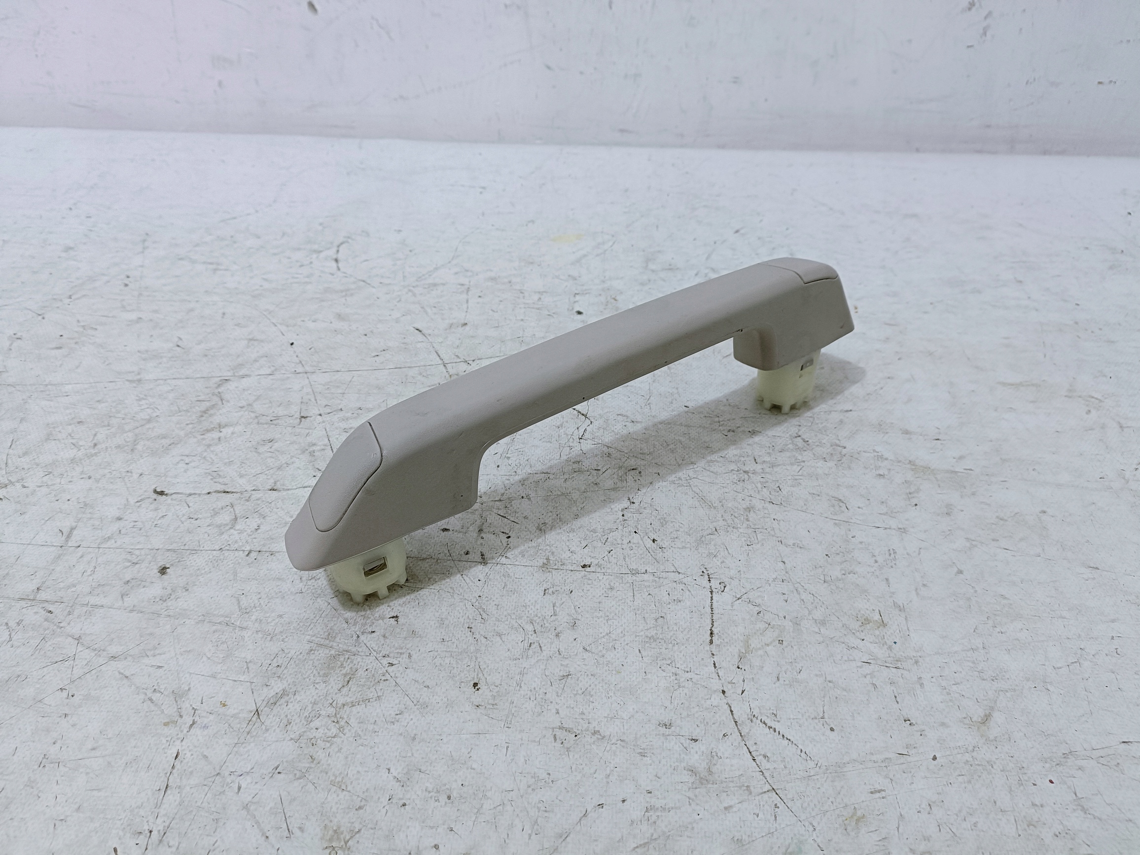 CADILLAC ESCALADE IV 15- front right handle of the roof
