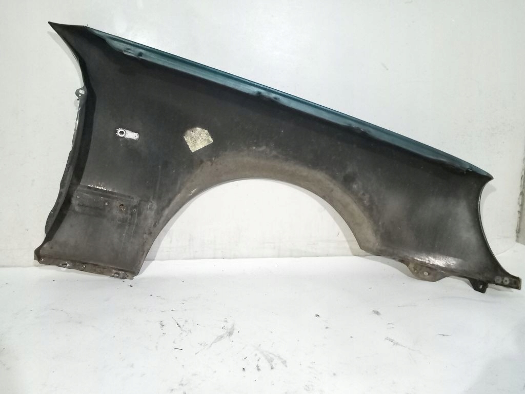 Mercedes W210 fender left