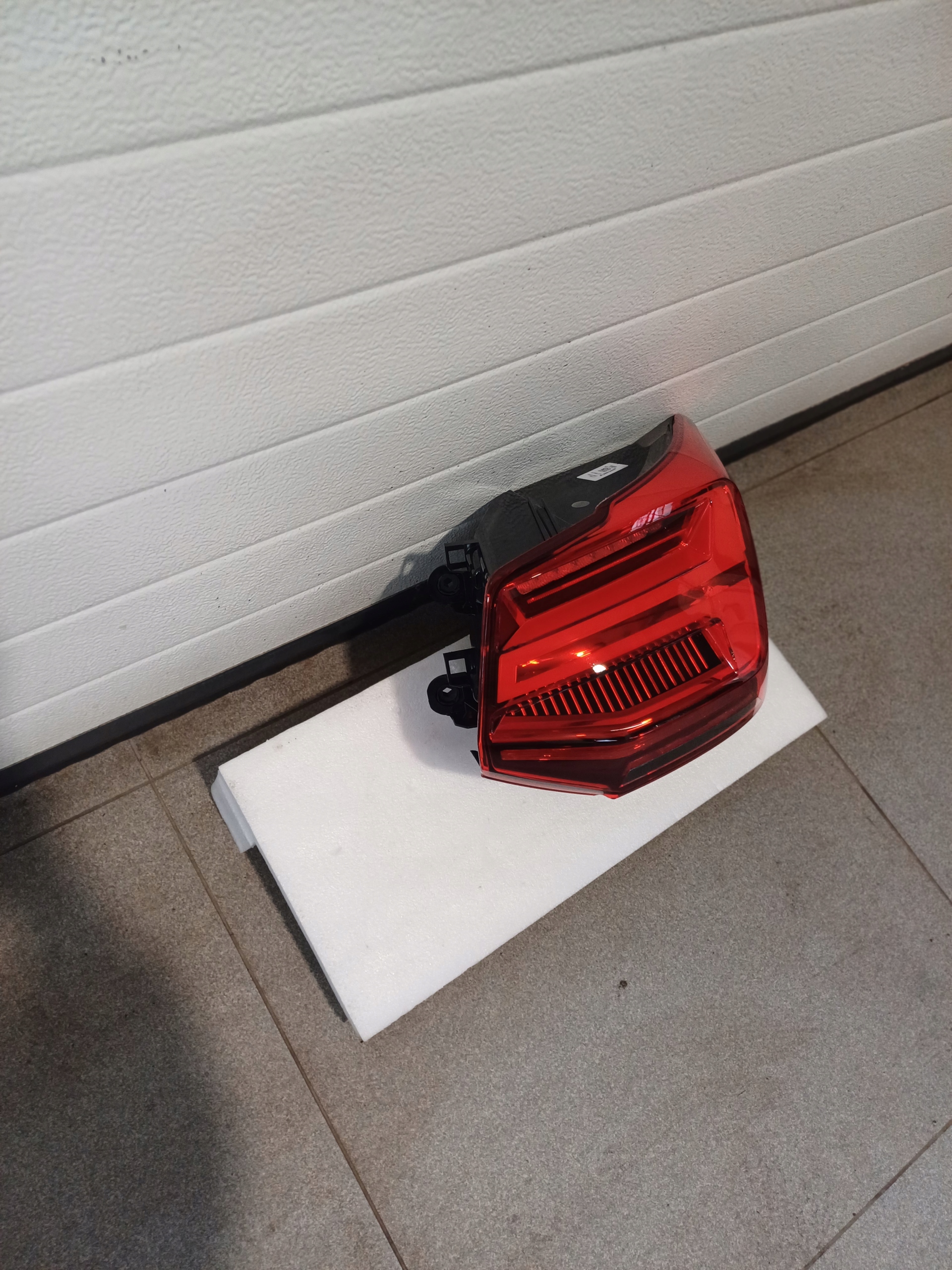 light right rear part rear AUDI Q2 81A FULL LED 81A945092C new