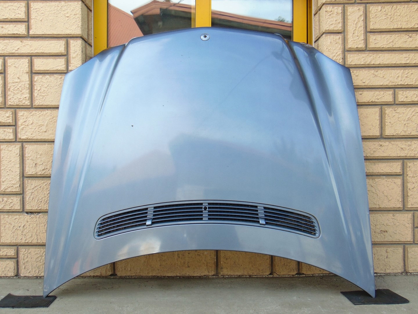 Капот кришка двигуна MERCEDES W211 353 05R