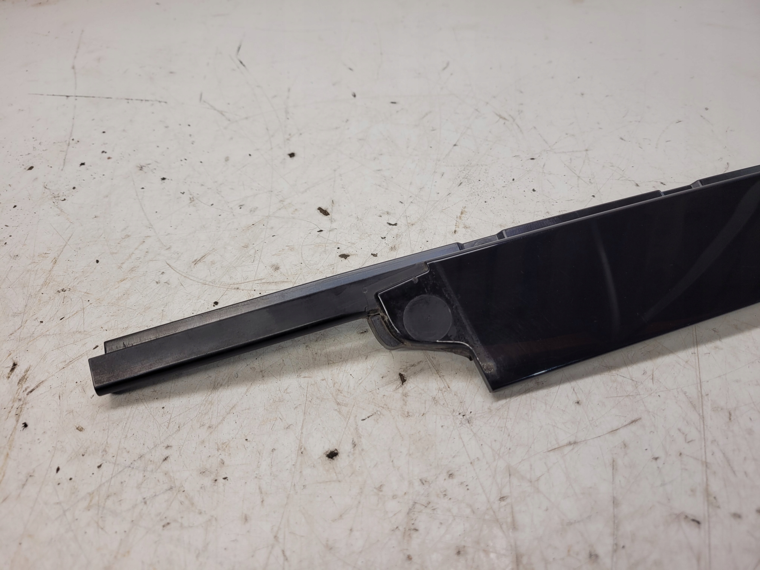 cap cover SLUPKA left AUDI A3 8V 8V3837901A