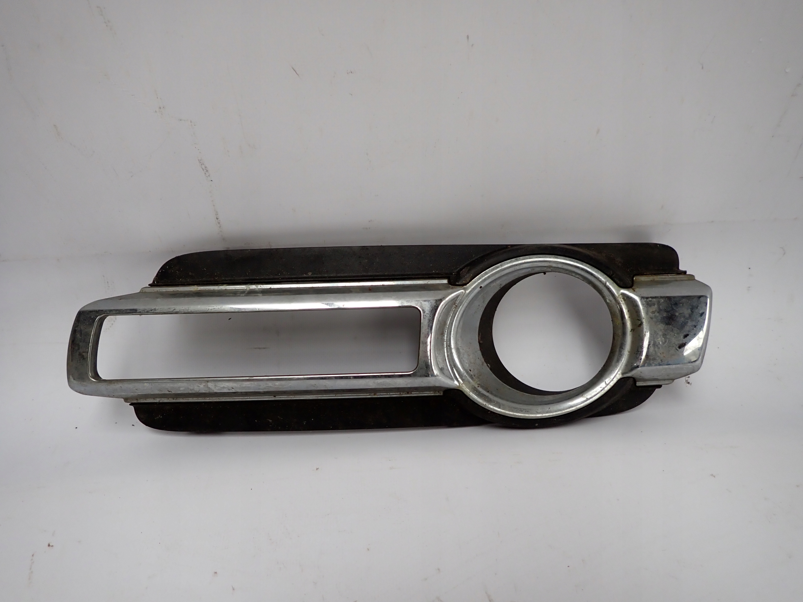 MITSUBISHI PAJERO 15- grille grid fog lights left