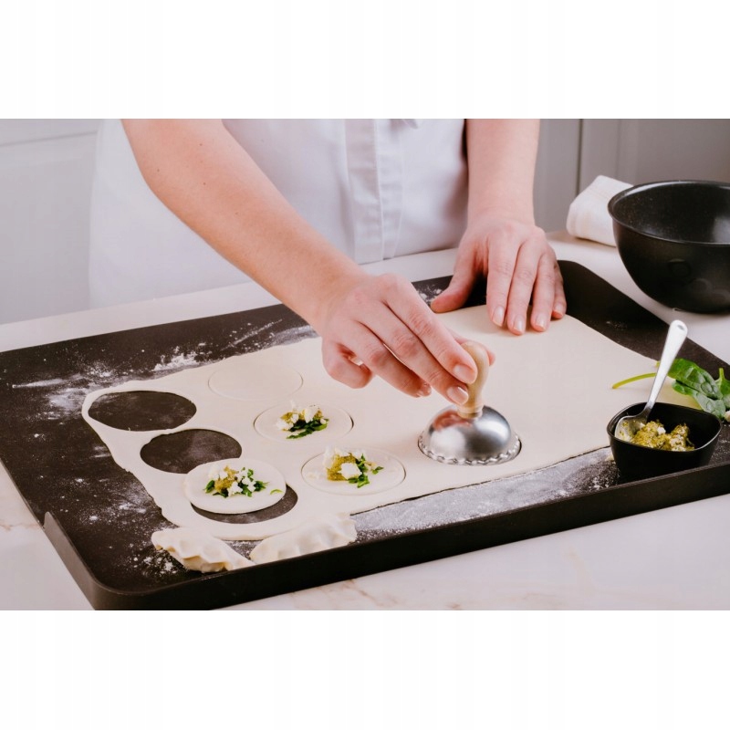 MASZYNKA DO PIEROGÓW wykrawacz ravioli ręczna forma uszek foremka ciastek Stan opakowania oryginalne