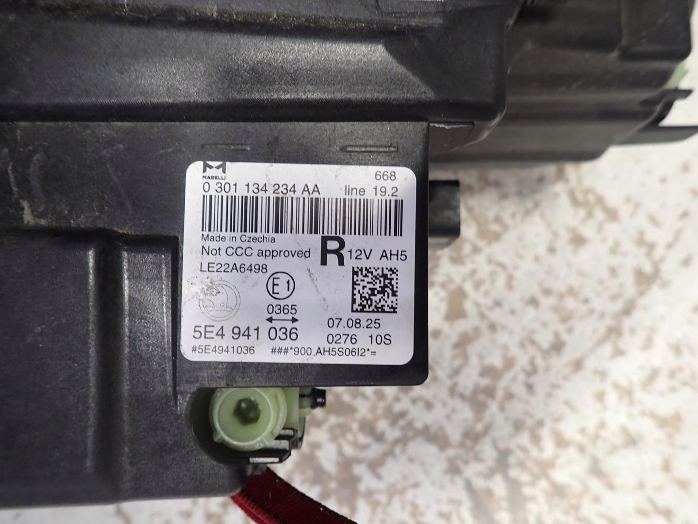 light front front right SKODA OCTAVIA IV LIFT 2024- FULL LED 5E4941036