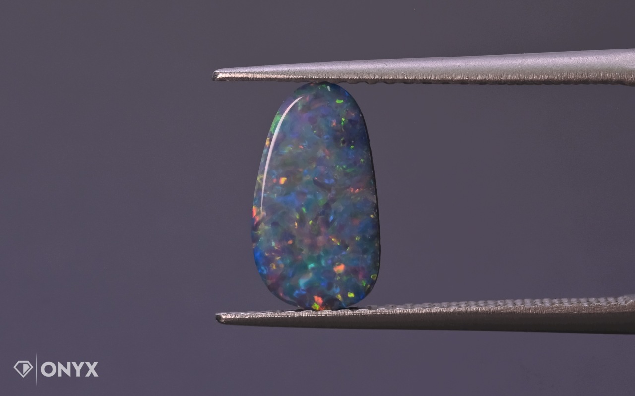 Australský opál, konvexní deska, nepravidelný dublet, 10,5 x 6 mm