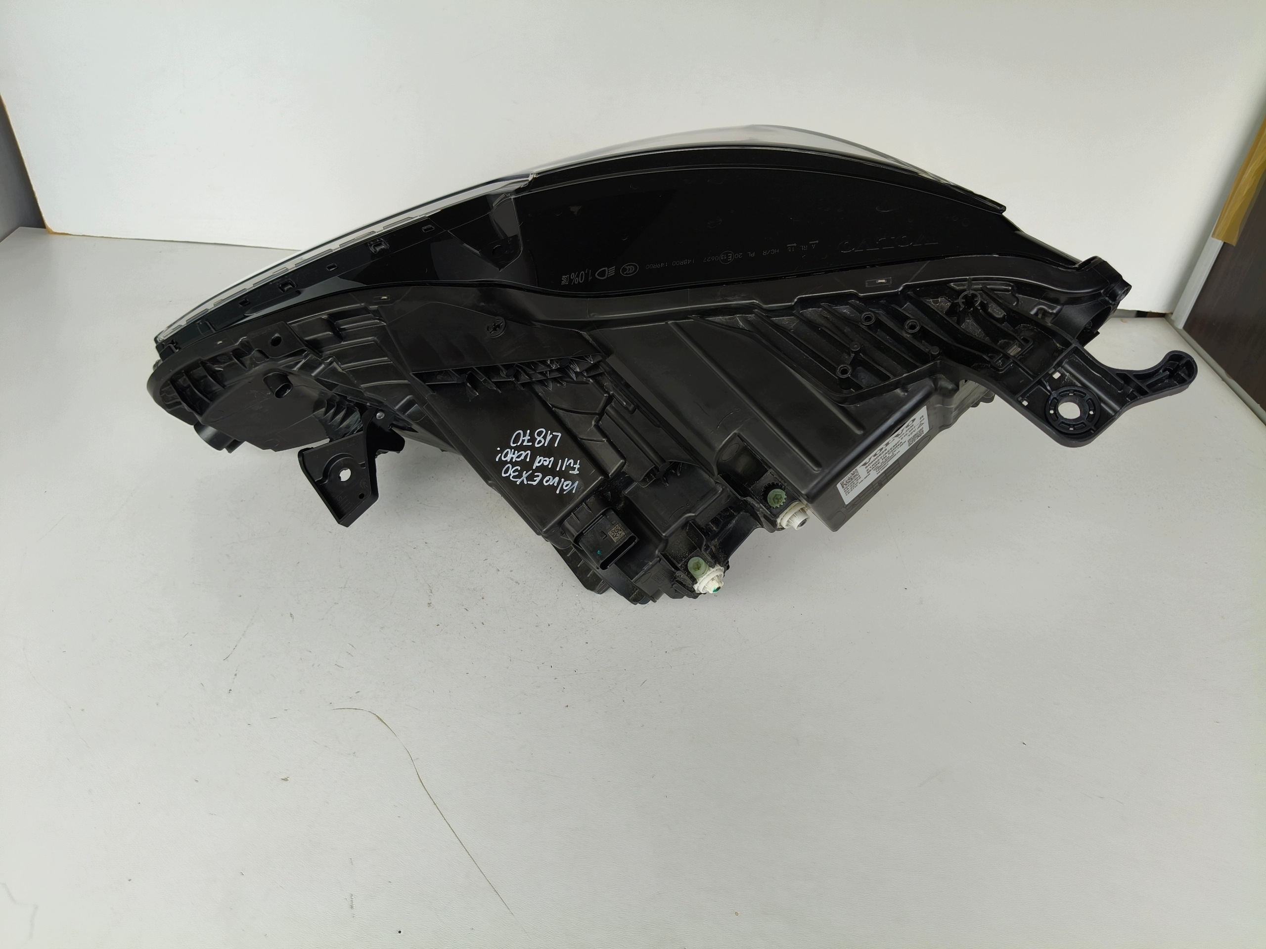 light right REFLEKTOR VOLVO EX30 23- FULL LED