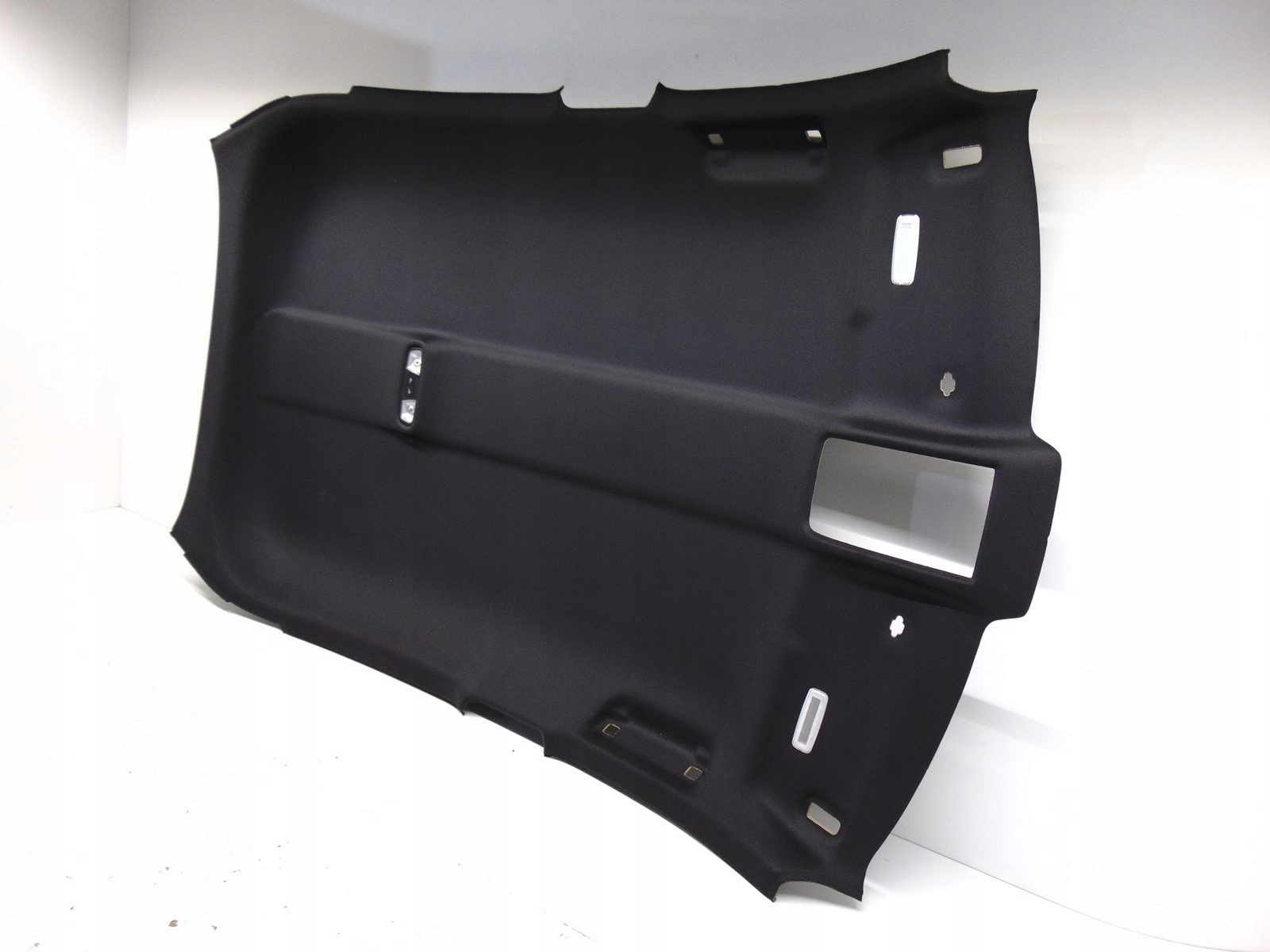 PODSUFITKA CZARNA S-LINE AUDI A1 S1 8X4867505A Numer katalogowy części 8X4867505A