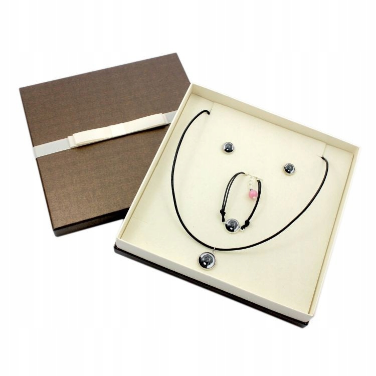 

Czarny terier rosyjski Komplet biżuterii w pudełku