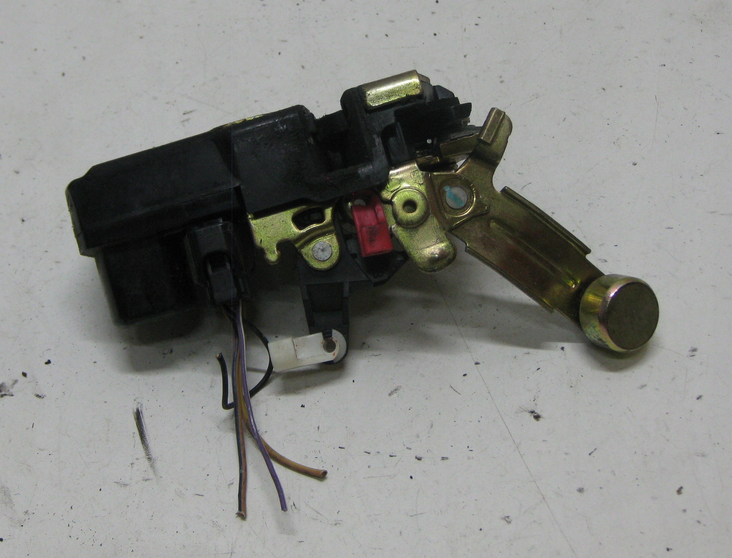 JEEP CHEROKEE LIBERTY KJ 04R lock door front right