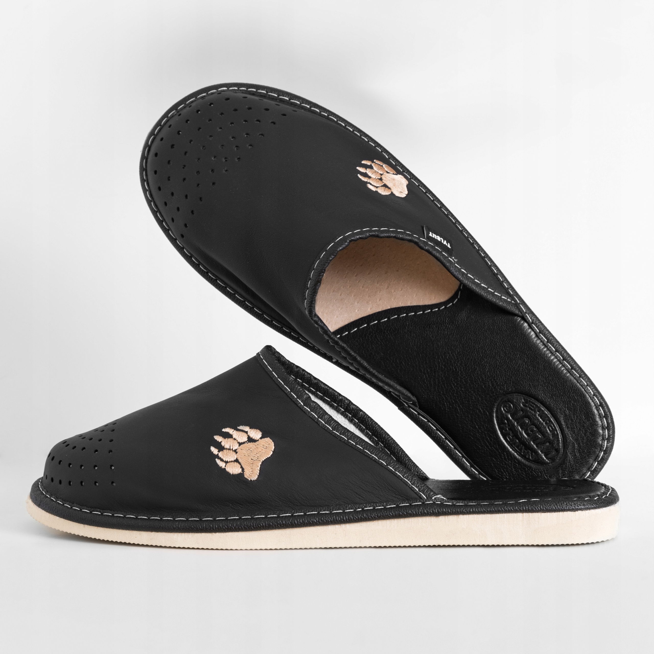 

Pantofle Męskie Skórzane Klapki Łapa Niedźwiedzia