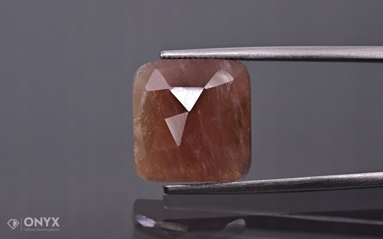 Safír fasetovaná rozeta obdélník 14,5x14 mm