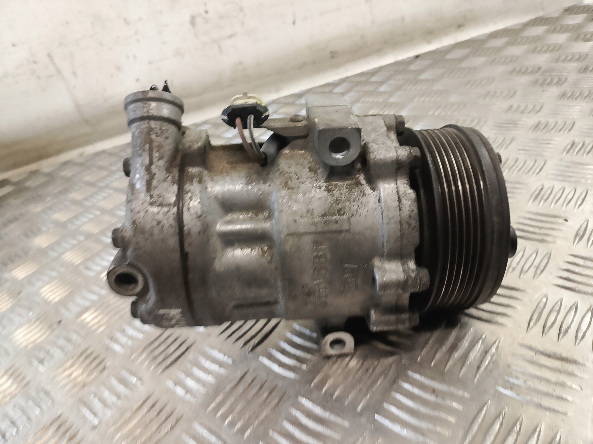 compressor compressor; of the air conditioning OPEL MERIVA A 1.7 CDTI 24421642
