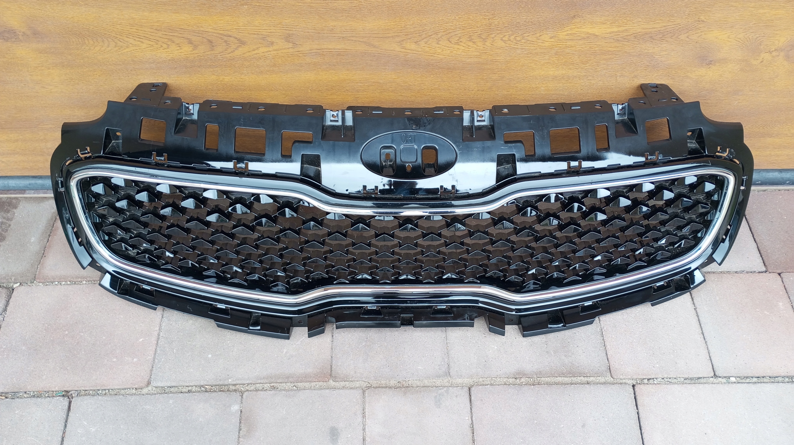 KIA SPORTAGE 4 IV 2015----РЕШЁТКА РЕШЕТКА РАДИАТОРА 86352-F1010