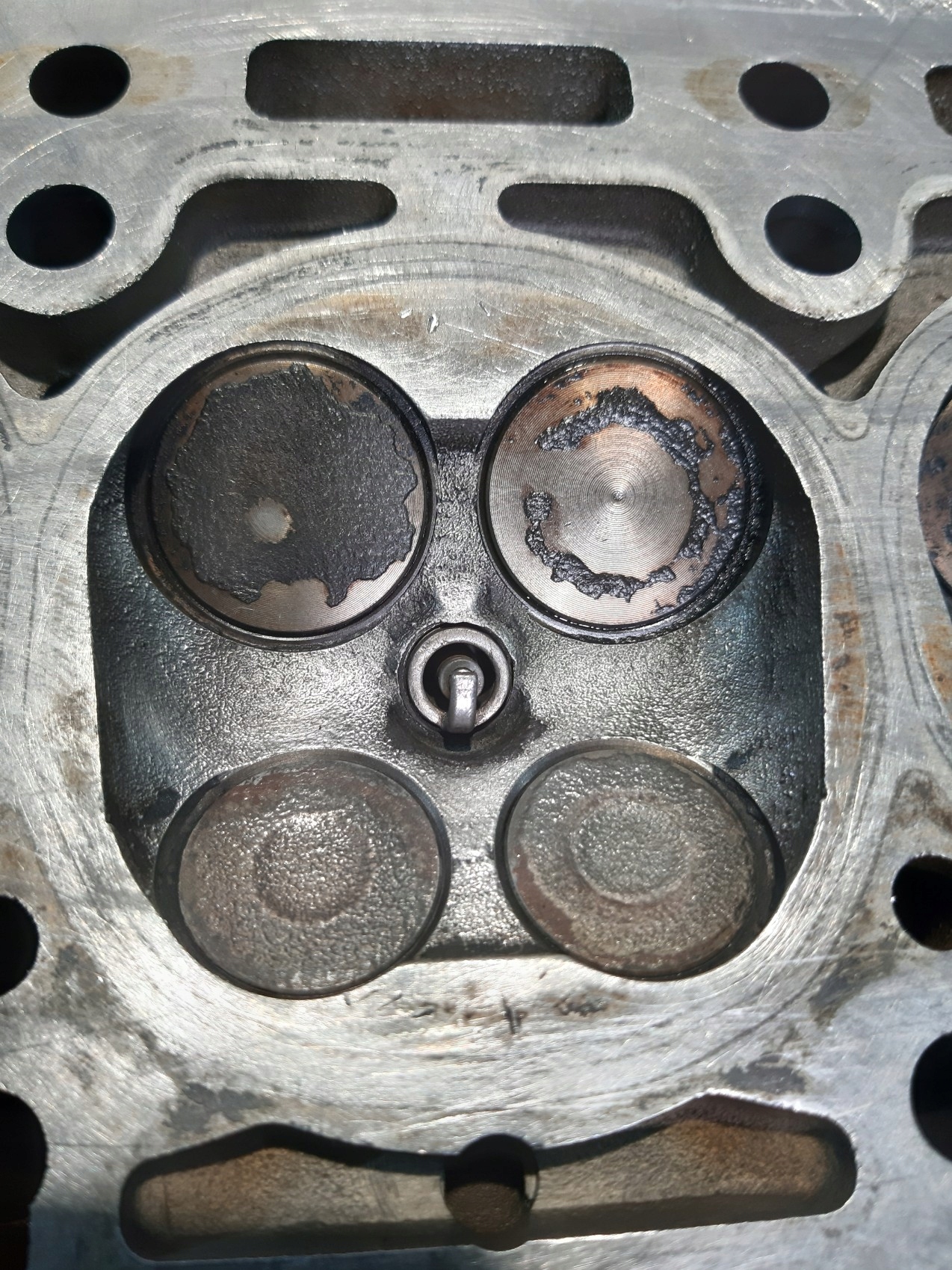 TESTATA RENAULT CLIO III 1.2TCE 8200460196