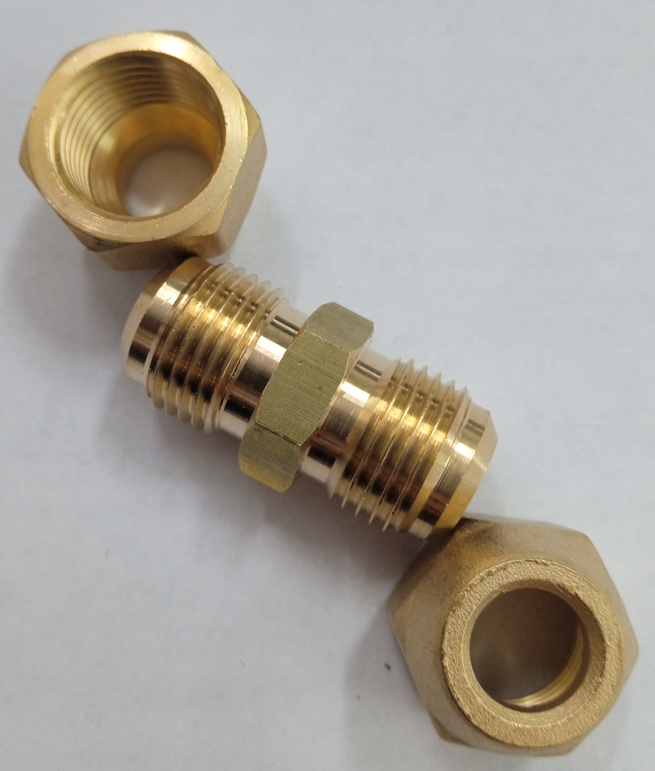 Złączka 3/8" SAE z narzutkami Marka inna