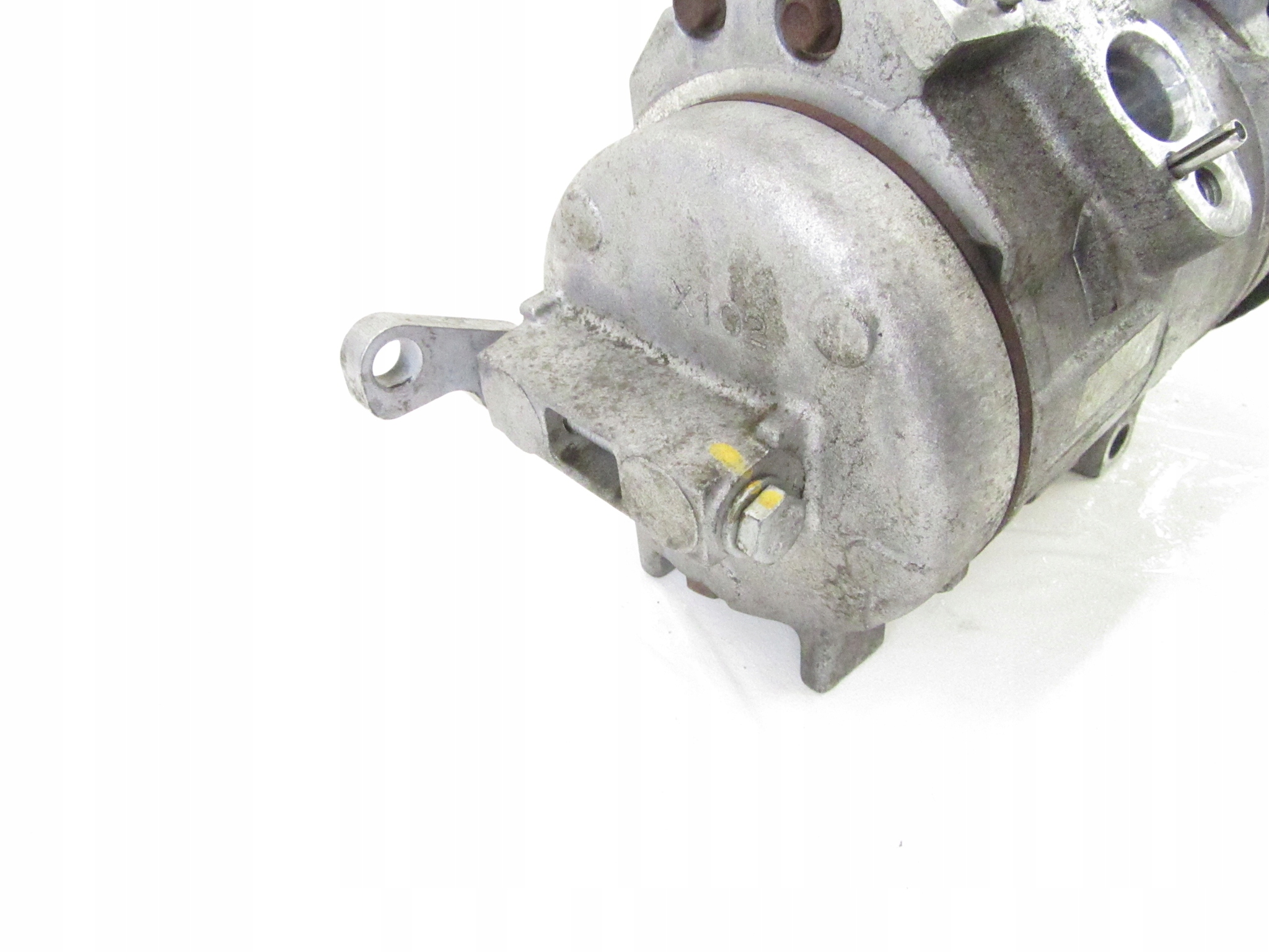 compressor of the air conditioning compressor; BMW E53 X5 4.4 M62b44 286km 6909628
