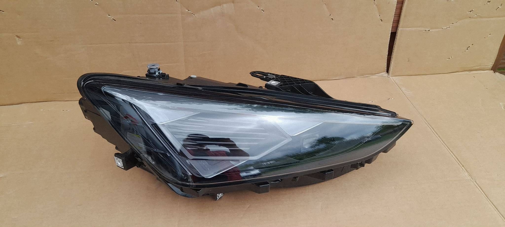 light right front SEAT LEON IV 5FB941008K