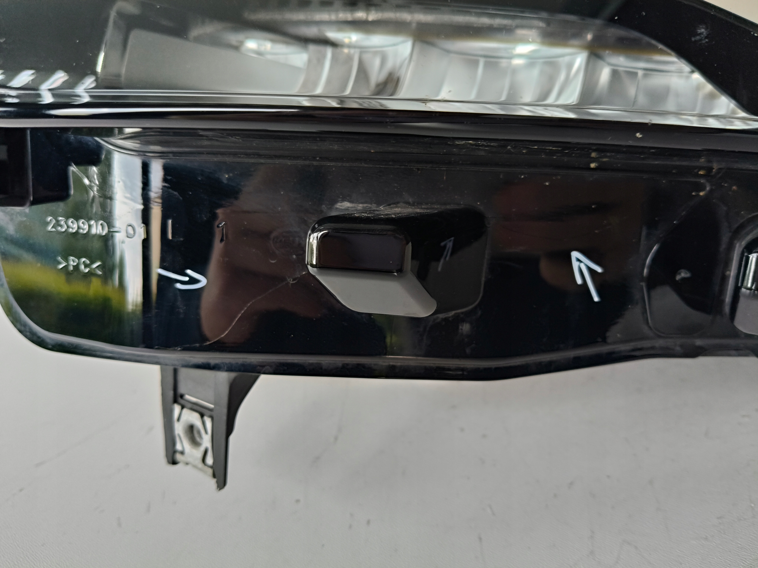 light left REFLEKTOR SEAT ATECA 575 20- LIFT FULL LED