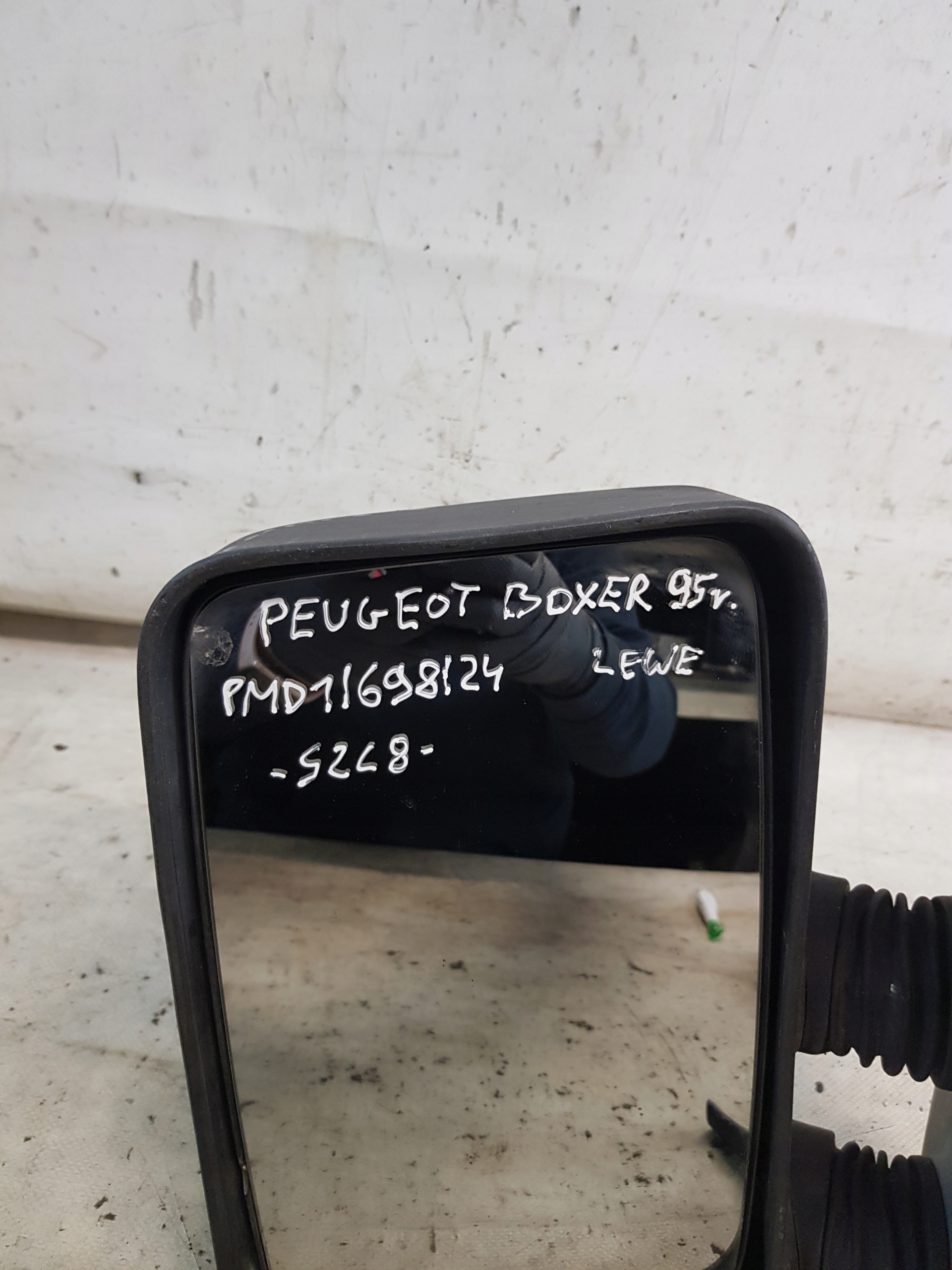 PEUGEOT BOXER and 95R. mirror left manually